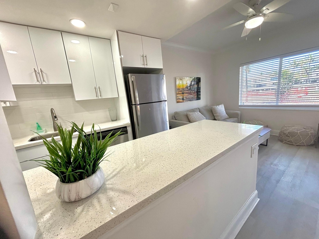 1035 Spanish River Road - Photo 4