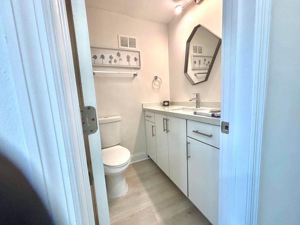 1035 Spanish River Road - Photo 5