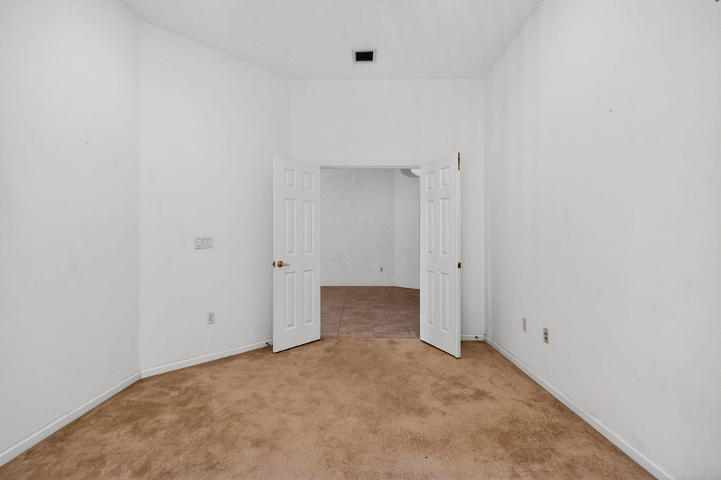 2431 Westmont Drive - Photo 32