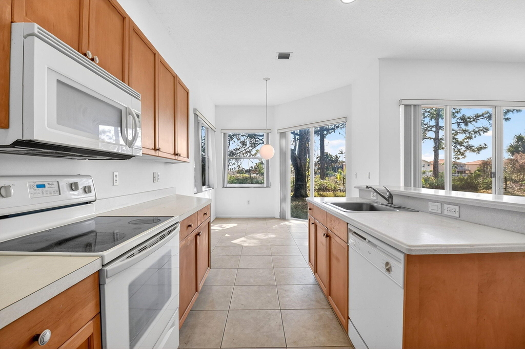 2431 Westmont Drive - Photo 20