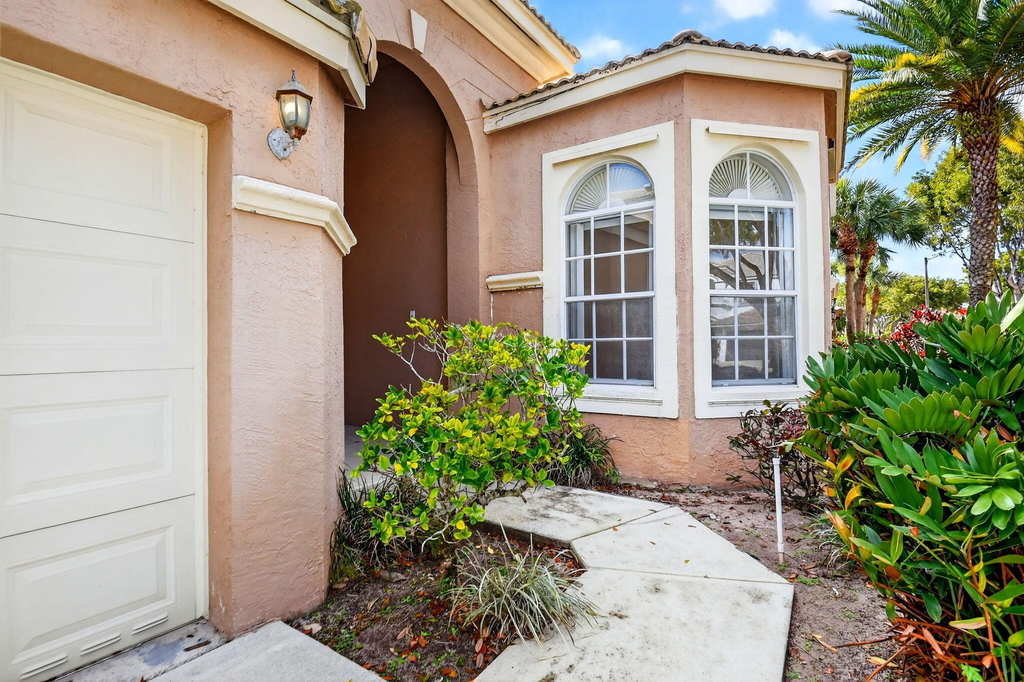 2431 Westmont Drive - Photo 2