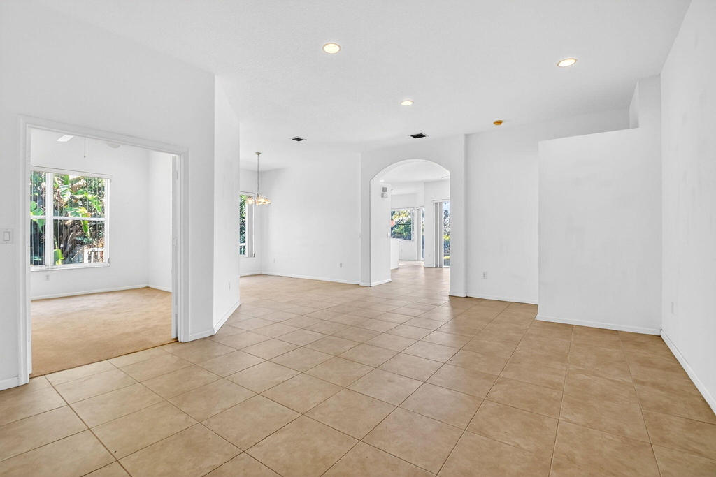 2431 Westmont Drive - Photo 6