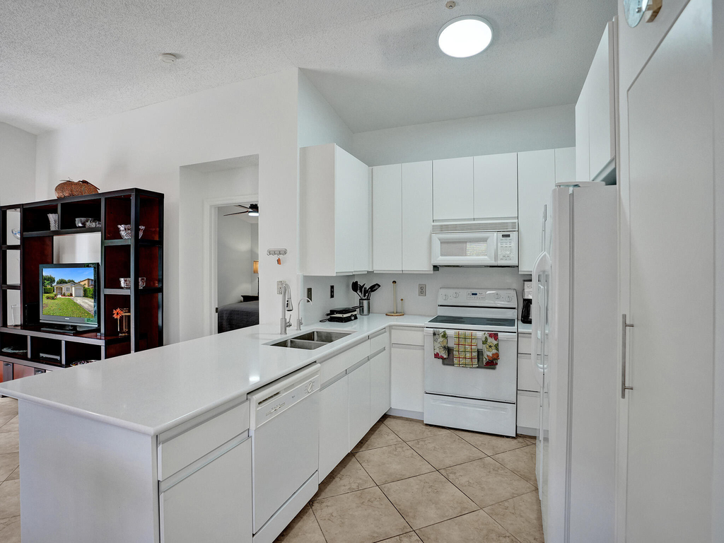 1245 Sw 46th Way - Photo 11