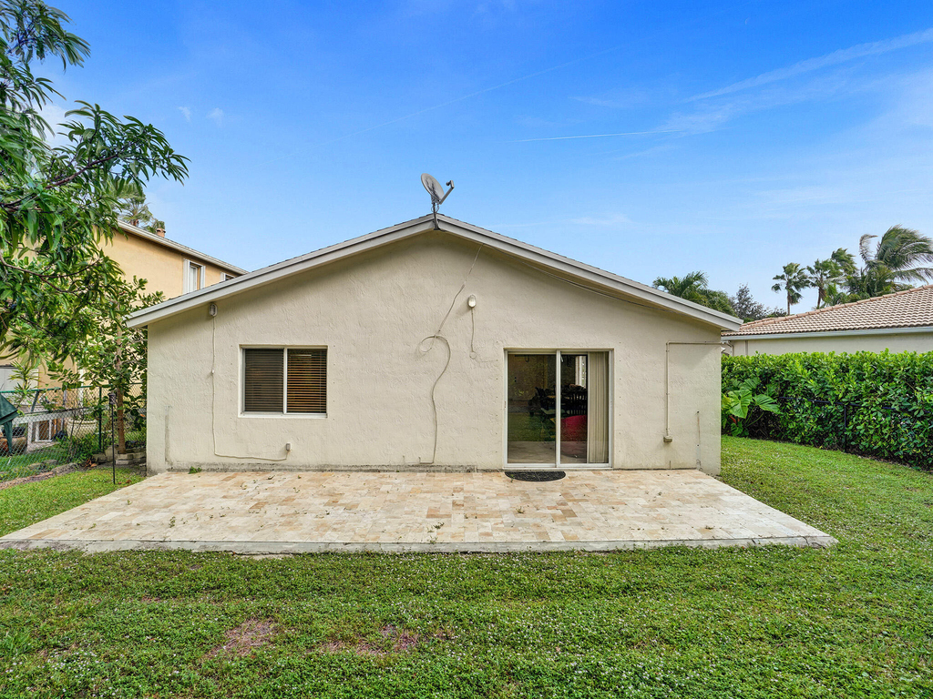 1245 Sw 46th Way - Photo 31