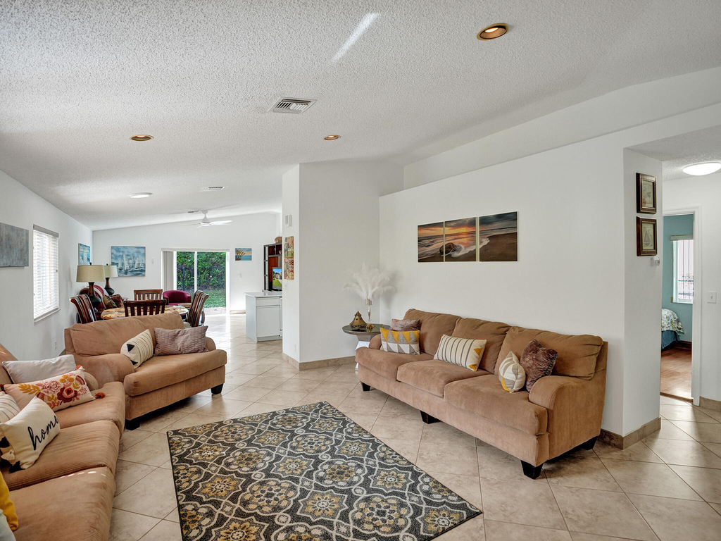 1245 Sw 46th Way - Photo 5