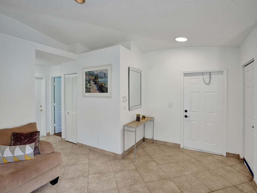 1245 Sw 46th Way - Photo 6