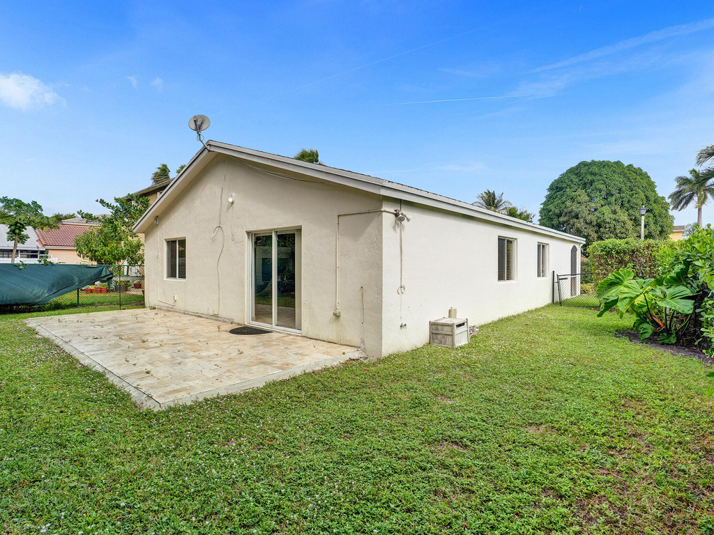 1245 Sw 46th Way - Photo 30