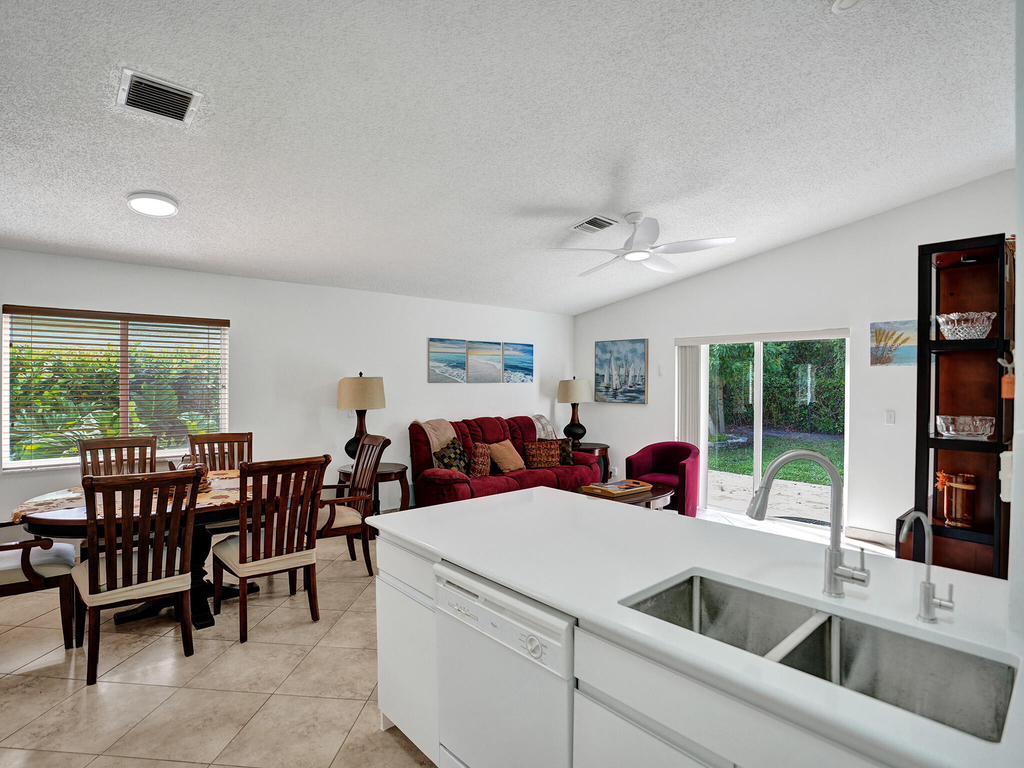 1245 Sw 46th Way - Photo 13