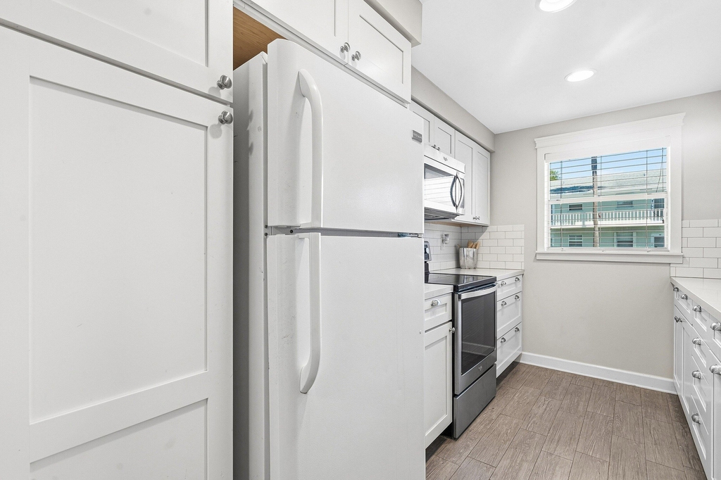 2440 Sw 22nd Avenue - Photo 12