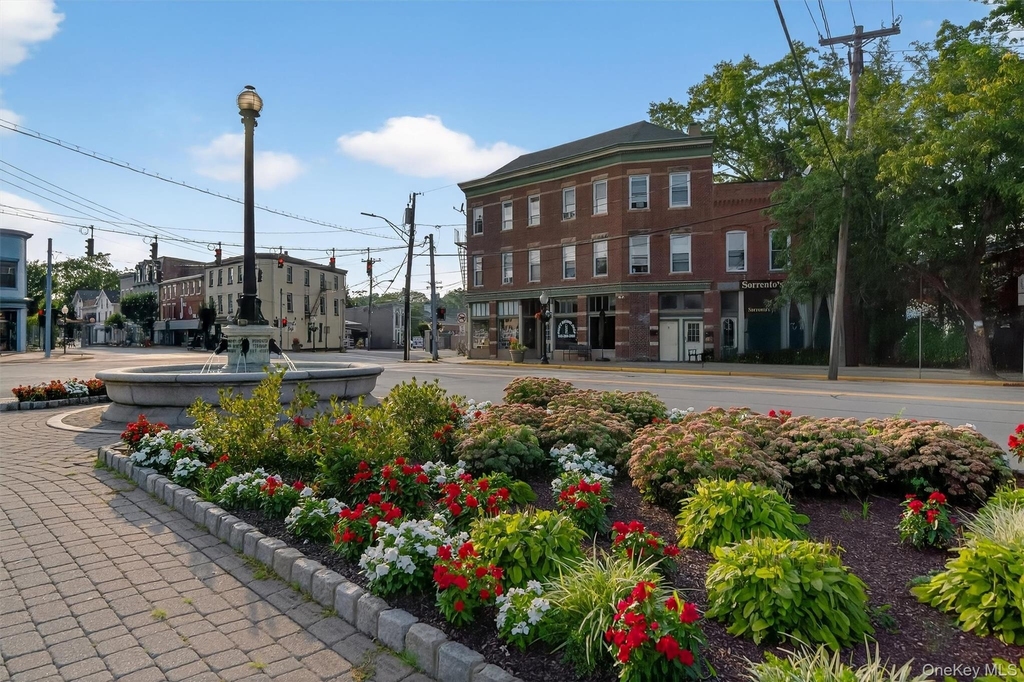 11 Main Street - Photo 0