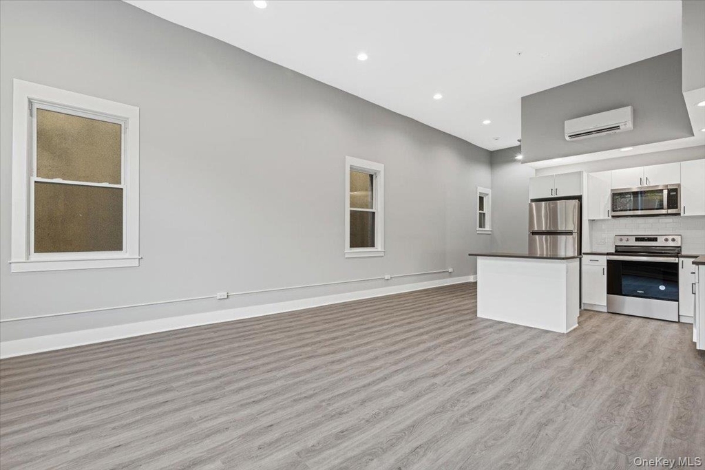 47 Beekman Avenue - Photo 4