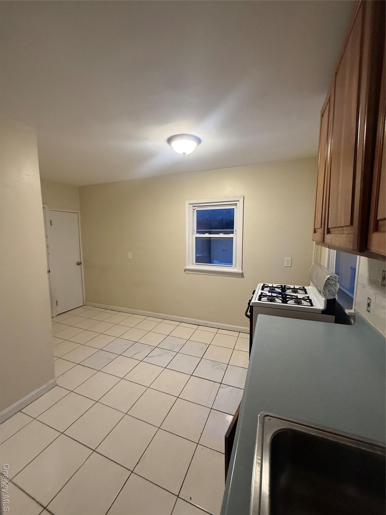 33 Kingston Avenue - Photo 1