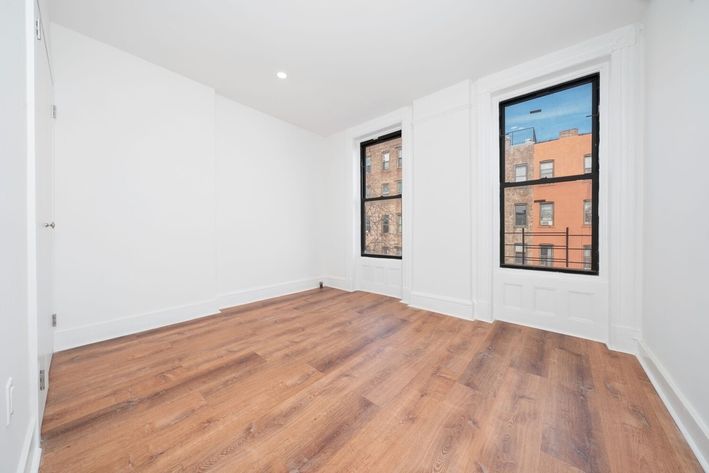 1179 Dean Street - Photo 3