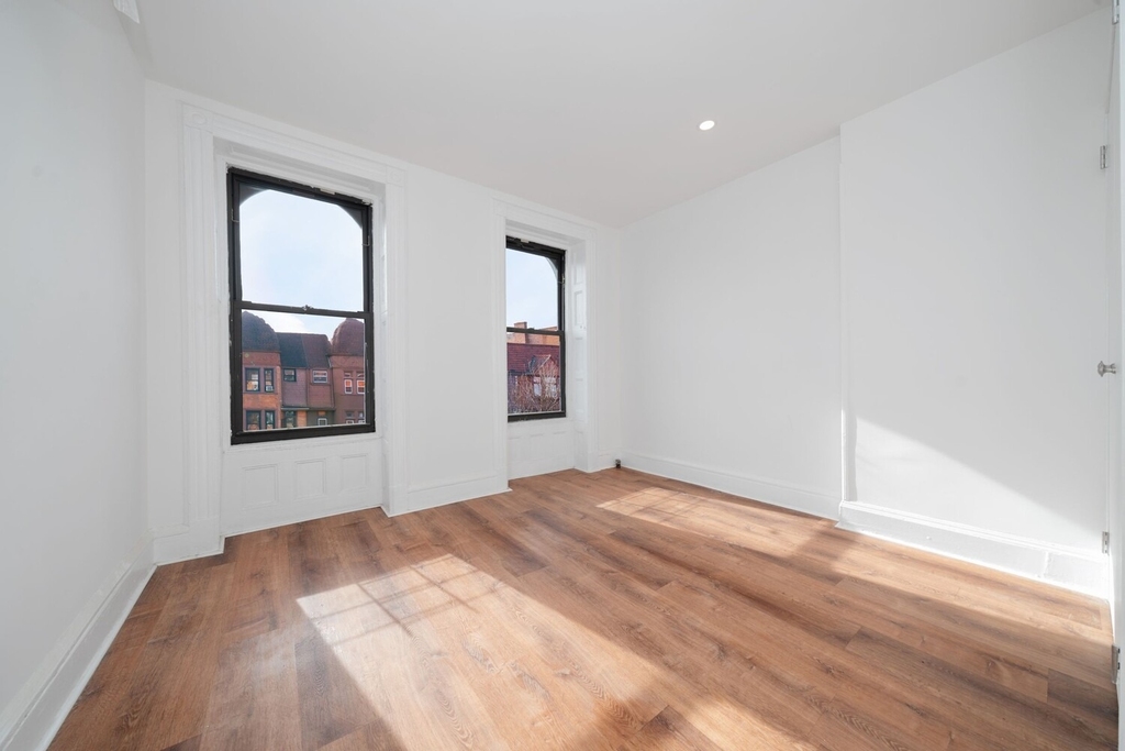 1179 Dean Street - Photo 5