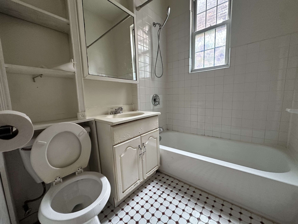 28-18 41st Avenue - Photo 6