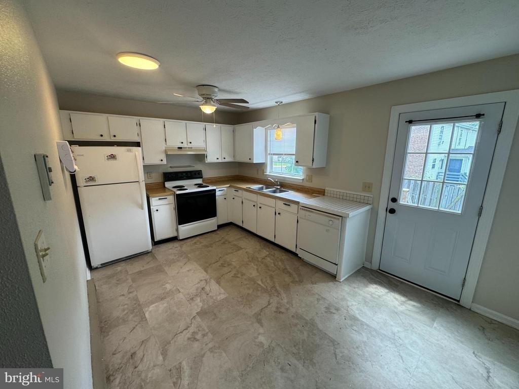 205 Little River Drive - Photo 10