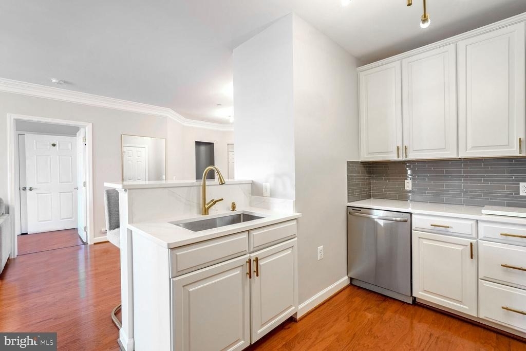 2101 N Monroe Street - Photo 2