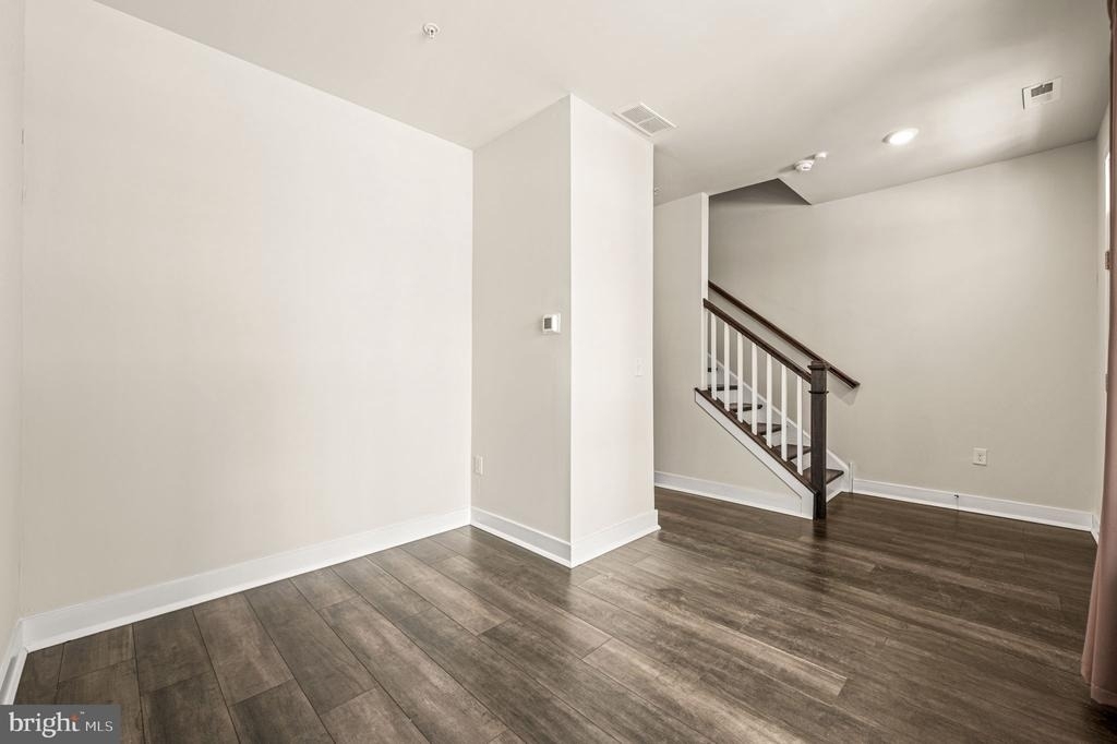 127 Gaslight Alley - Photo 3
