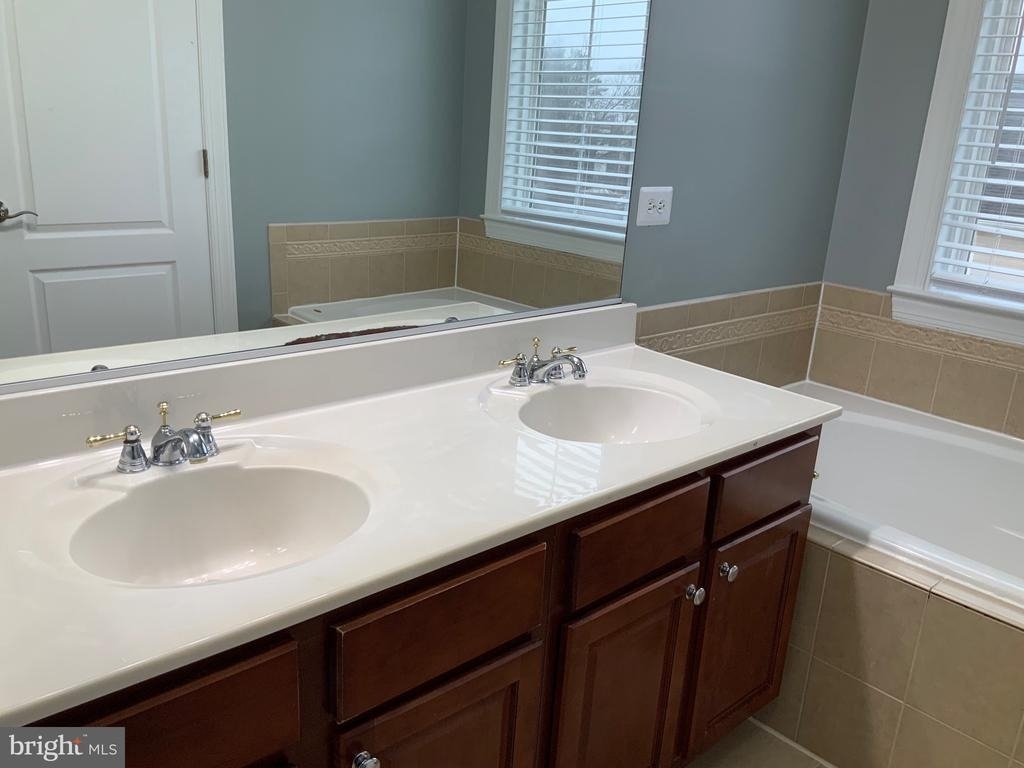 3301 Castle Ridge Circle - Photo 33