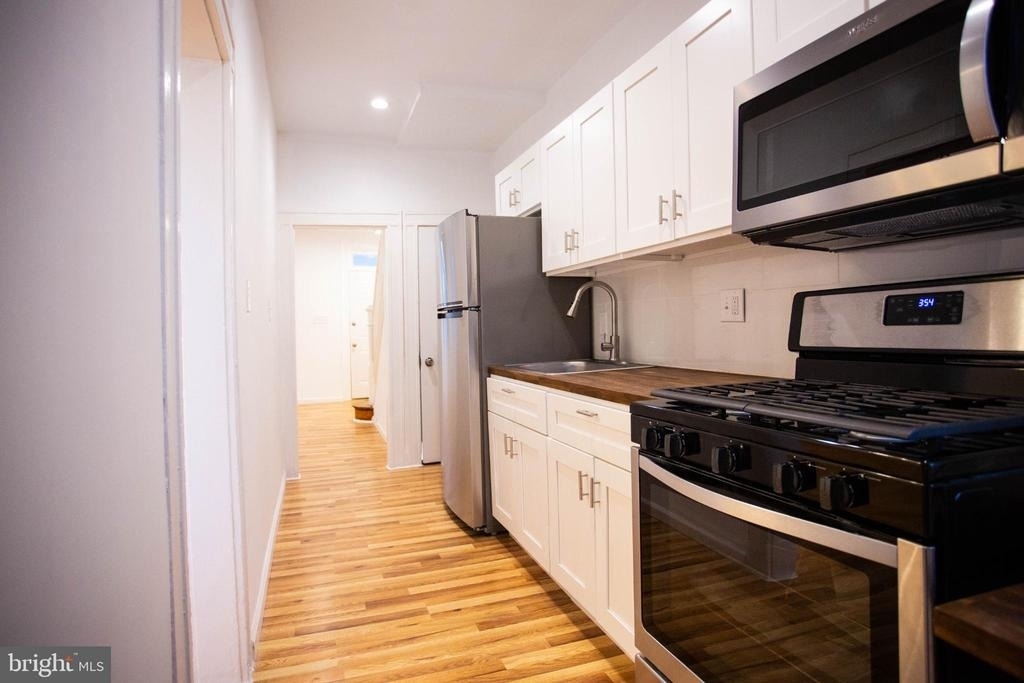 3702 Hayward Avenue - Photo 6