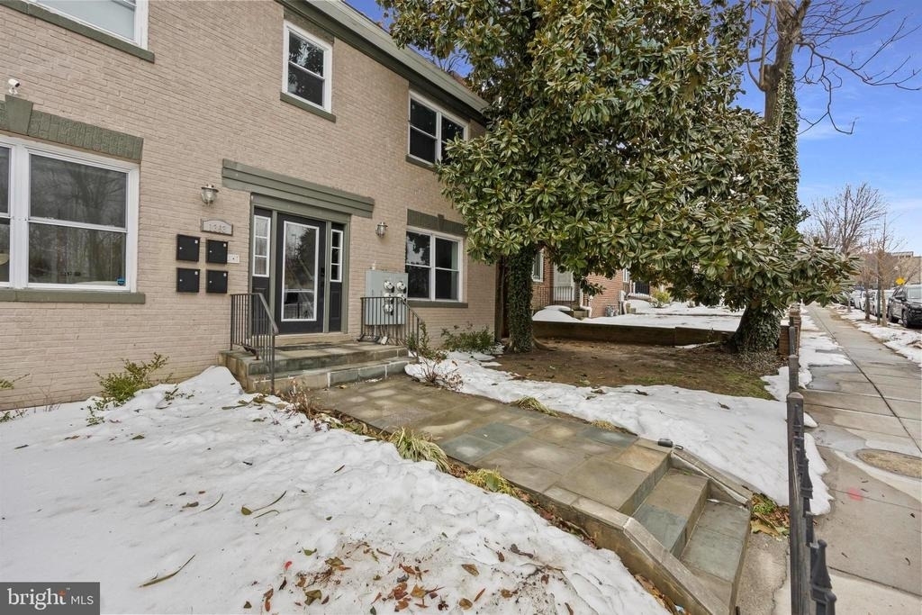 1363 Childress Ne - Photo 36