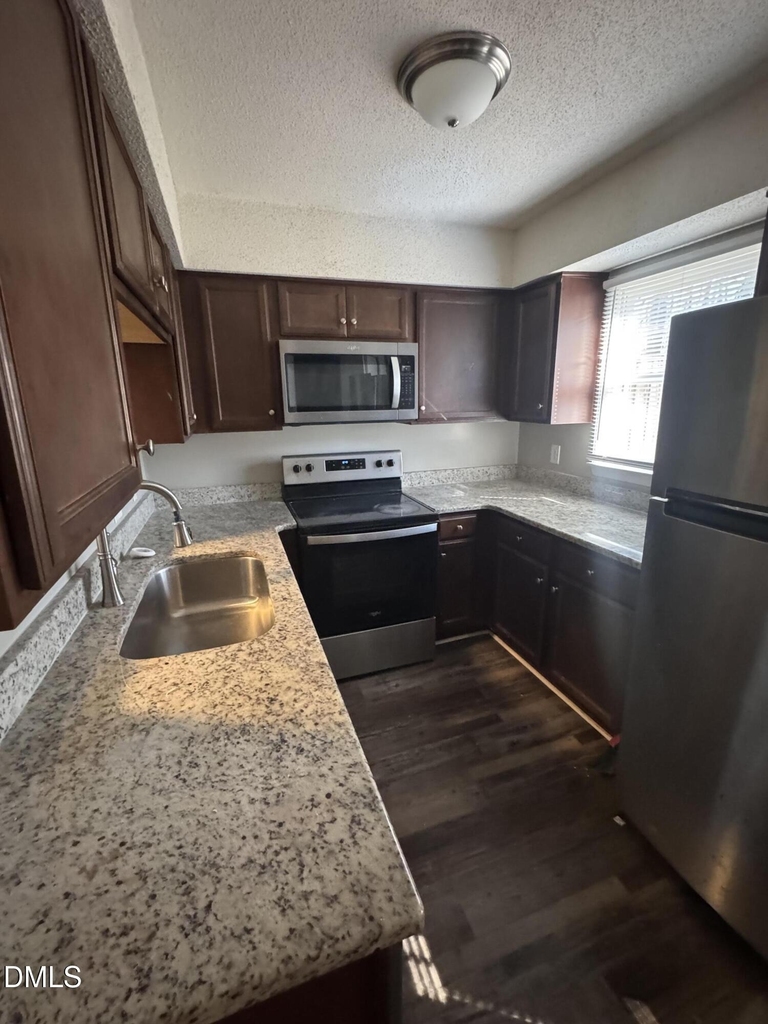 5105 Vann Street - Photo 4