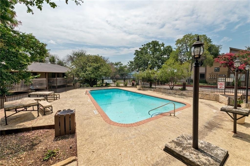 2124 Burton Dr - Photo 22