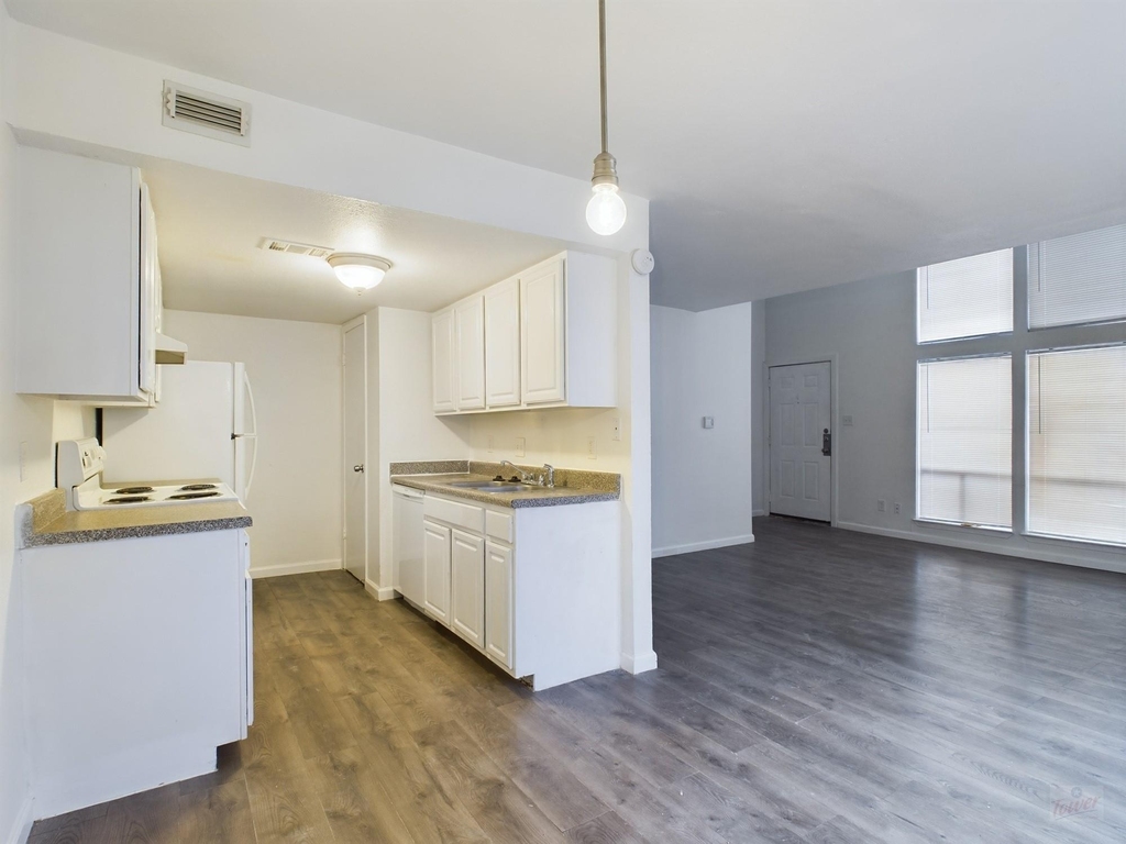 2124 Burton Dr - Photo 8