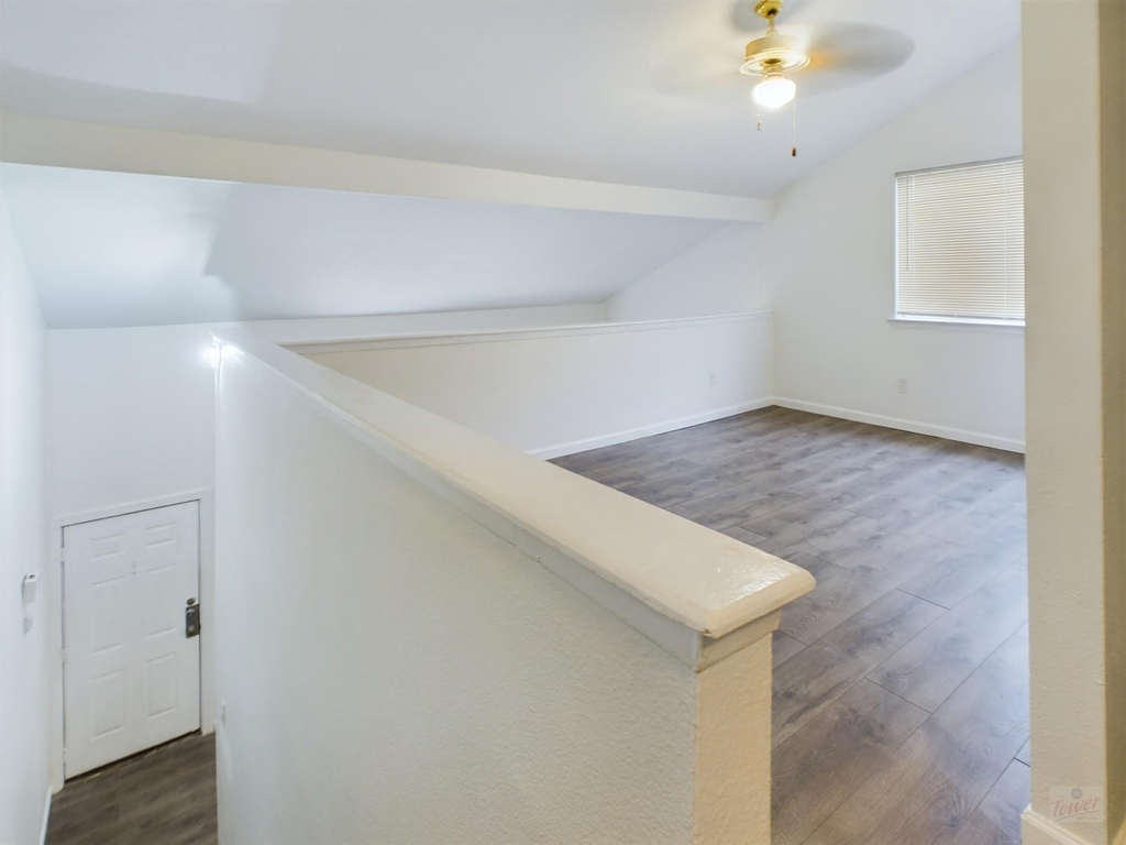 2124 Burton Dr - Photo 12