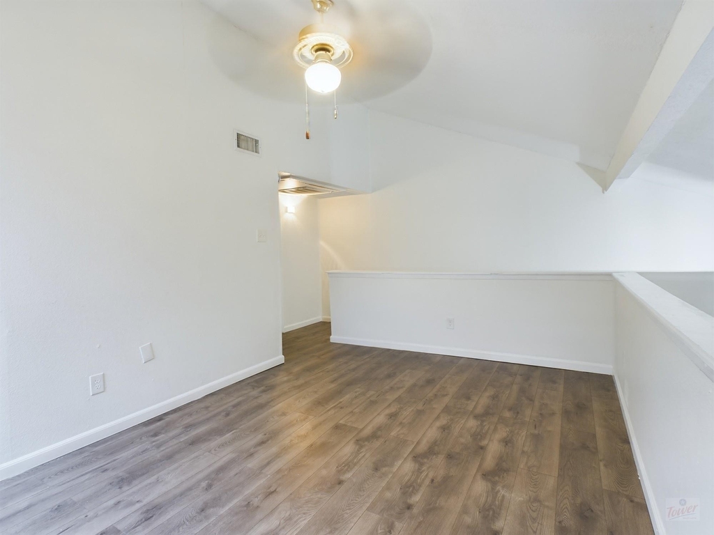 2124 Burton Dr - Photo 15