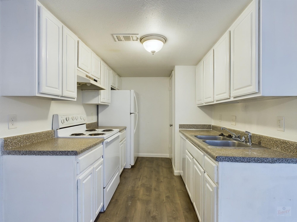 2124 Burton Dr - Photo 9