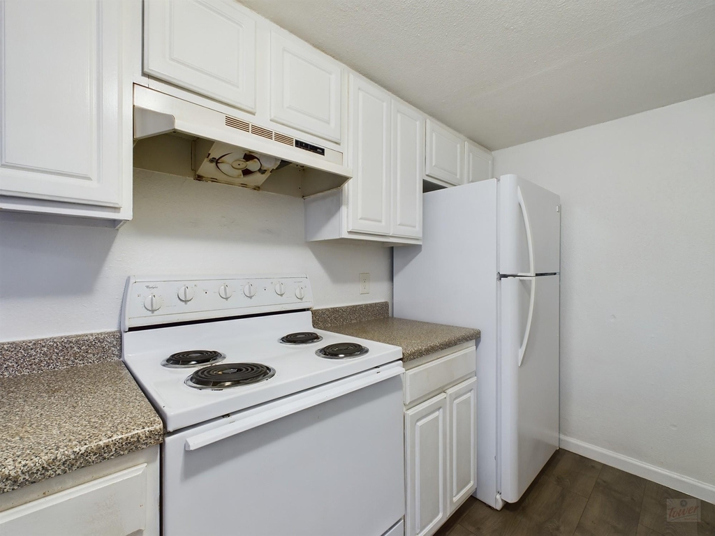 2124 Burton Dr - Photo 10