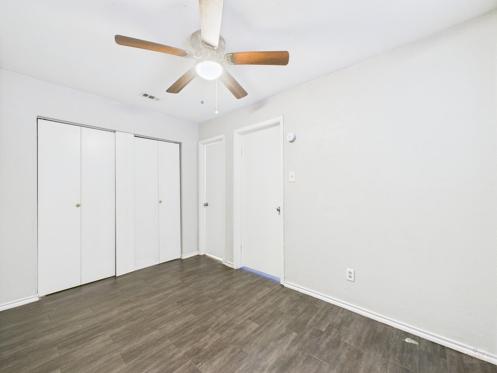 1840 Burton Dr - Photo 16