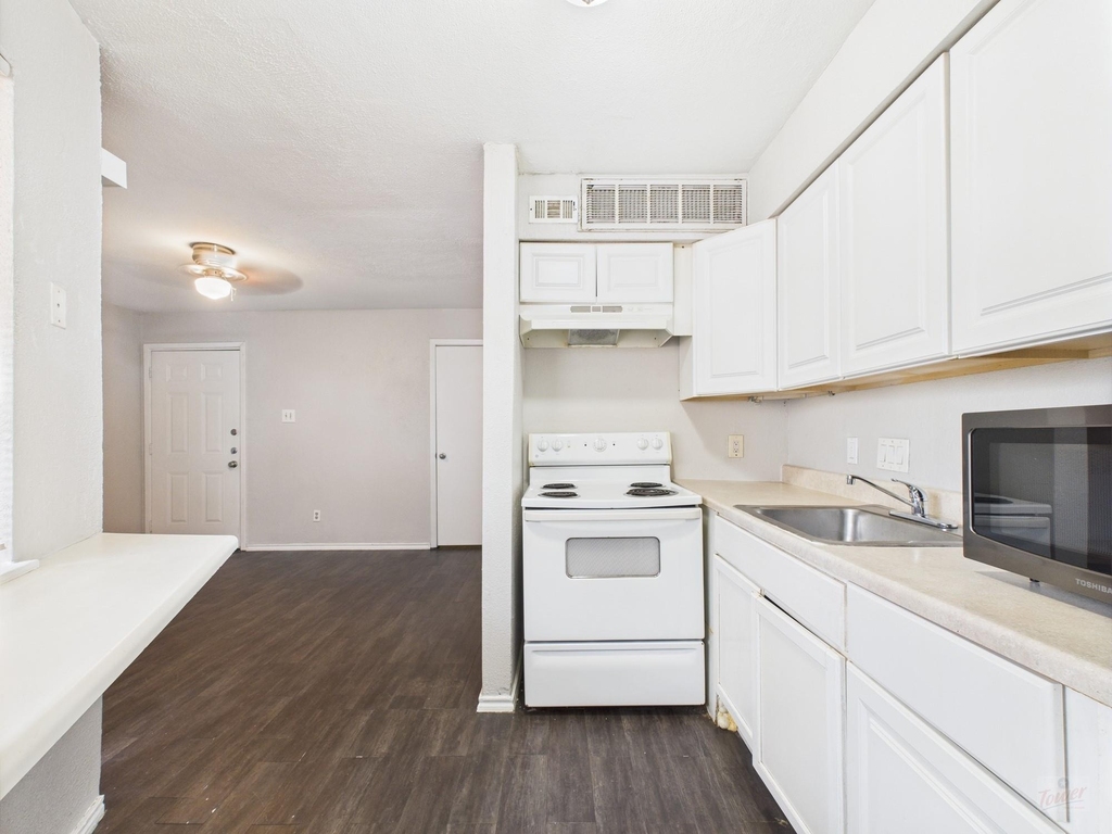 1840 Burton Dr - Photo 9