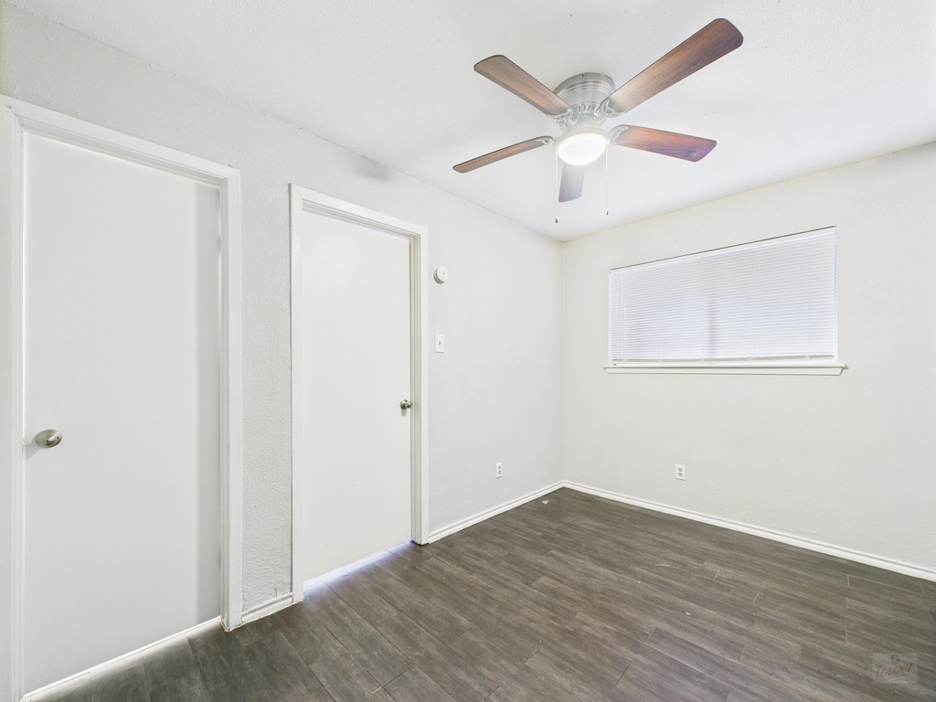 1840 Burton Dr - Photo 17