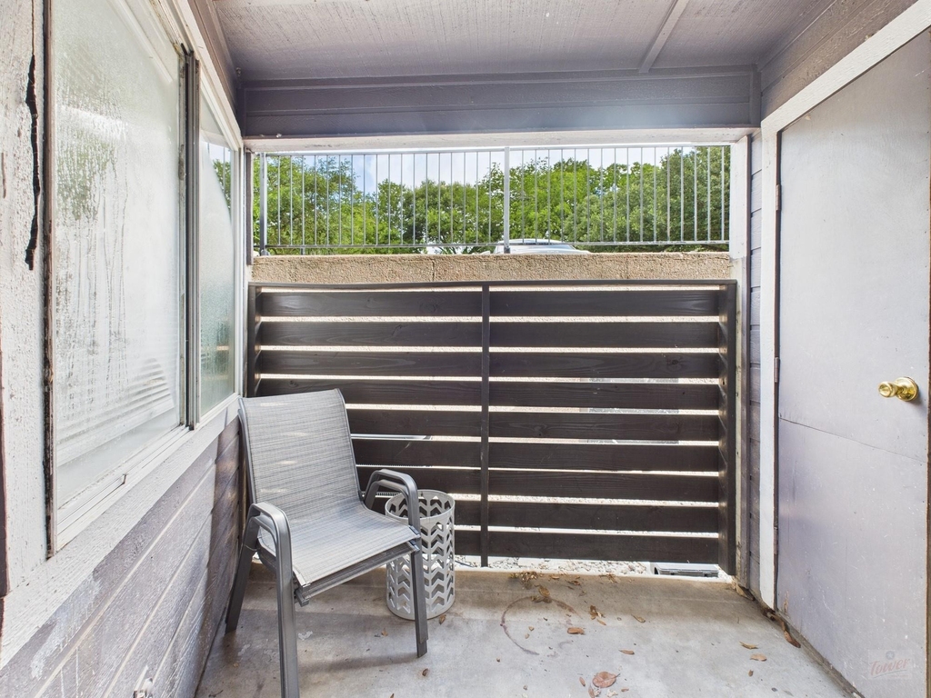 1840 Burton Dr - Photo 2