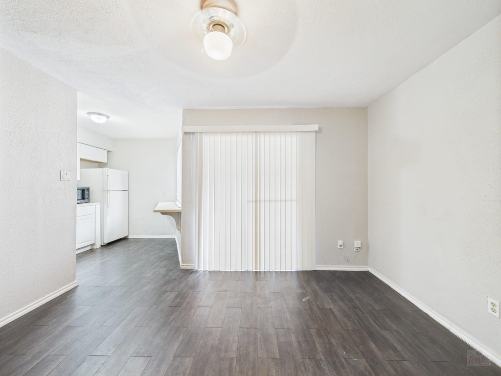 1840 Burton Dr - Photo 1