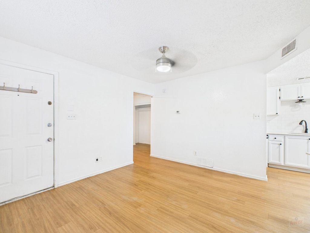 2500 Burleson Rd - Photo 5