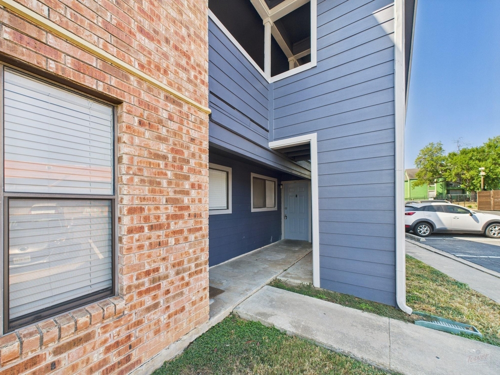 2500 Burleson Rd - Photo 0