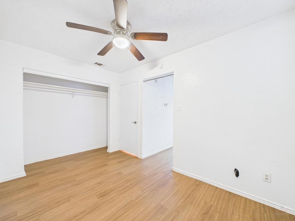 2500 Burleson Rd - Photo 13