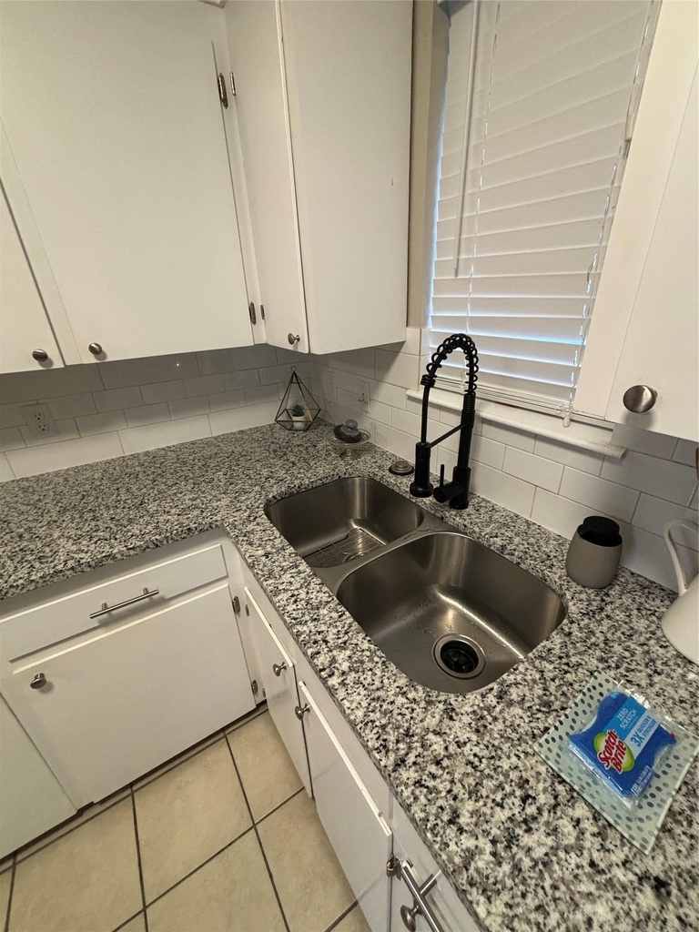 1307 Sherry Ln - Photo 16