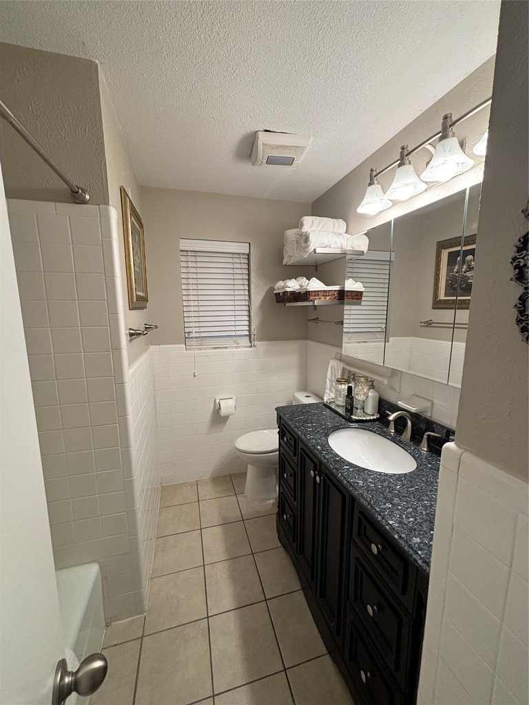 1307 Sherry Ln - Photo 0