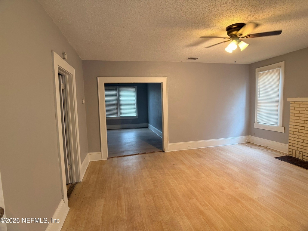 511 Ivy Street - Photo 2