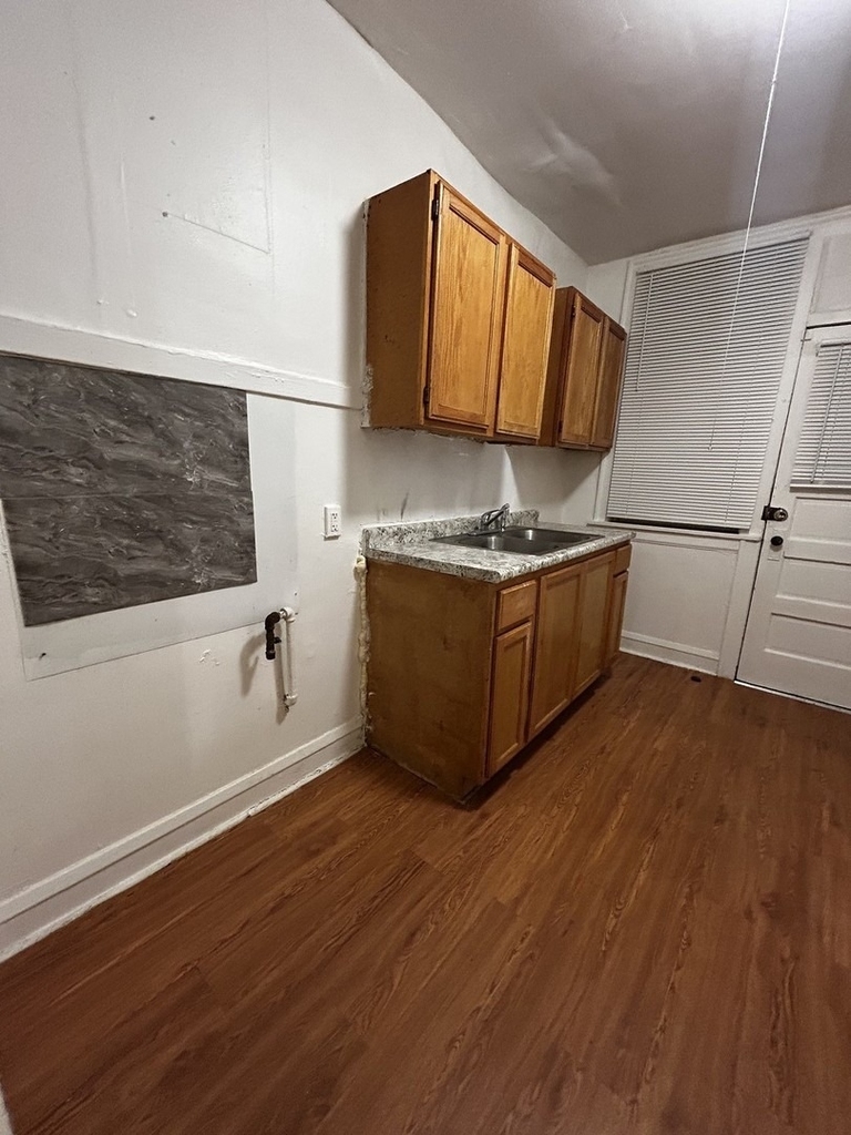 209 N Kolmar Avenue - Photo 2