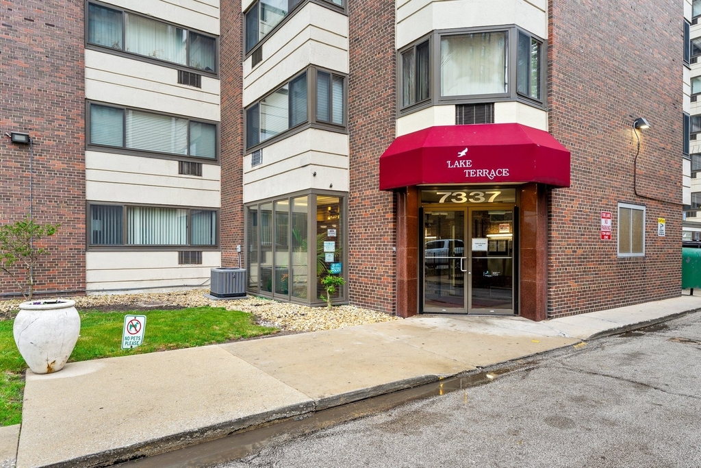 7337 S South Shore Drive - Photo 10