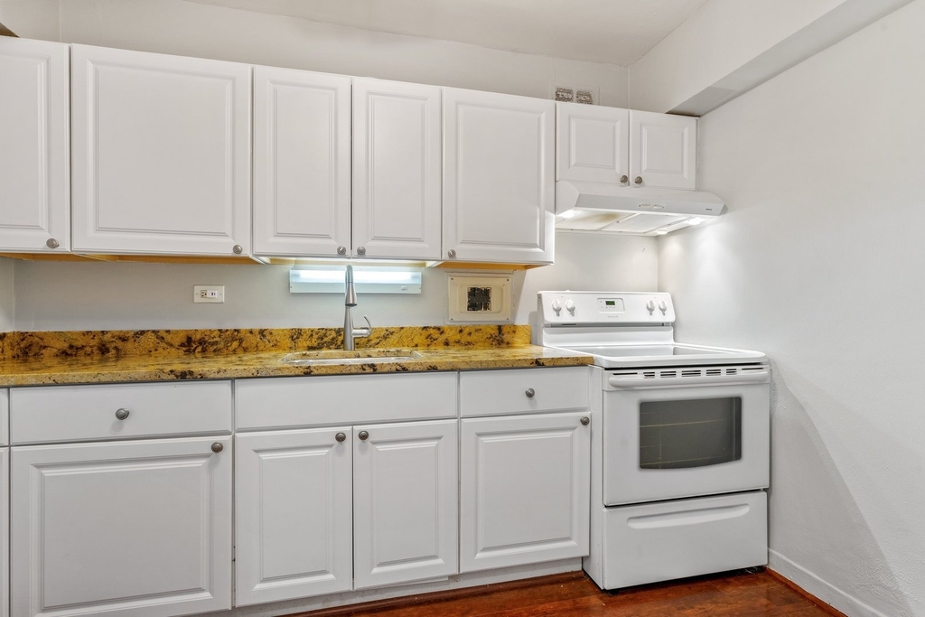 7337 S South Shore Drive - Photo 3