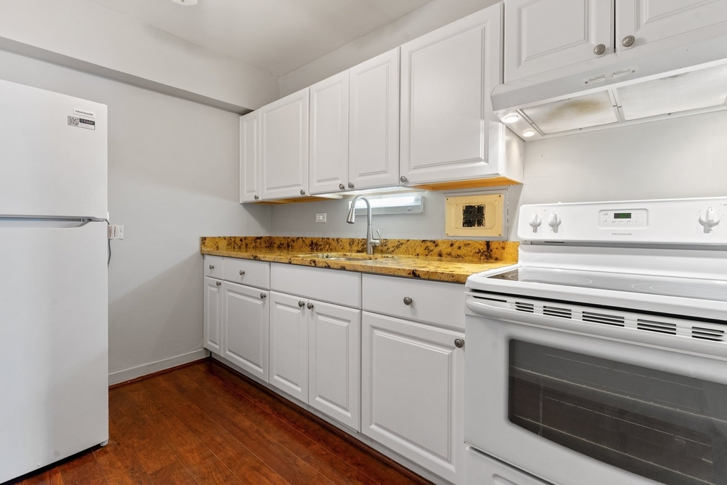 7337 S South Shore Drive - Photo 4