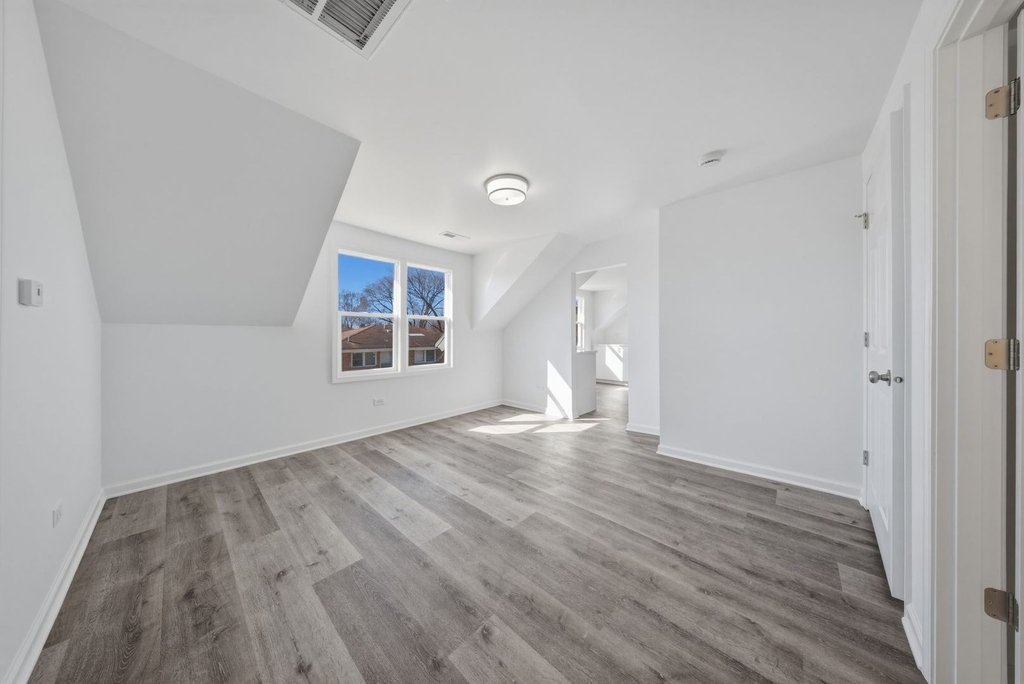 835 Bishop Avenue - Photo 5