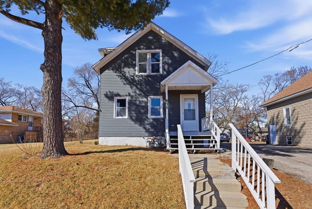 835 Bishop Avenue - Photo 0