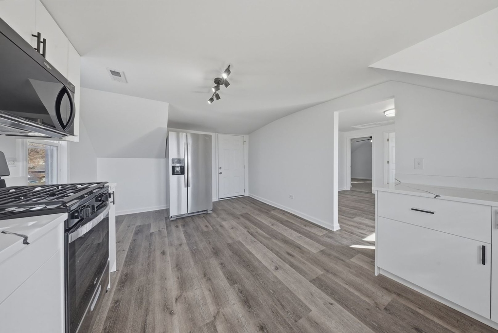 835 Bishop Avenue - Photo 3
